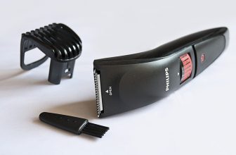 Comment se raser la tête avec une tondeuse à cheveux ?